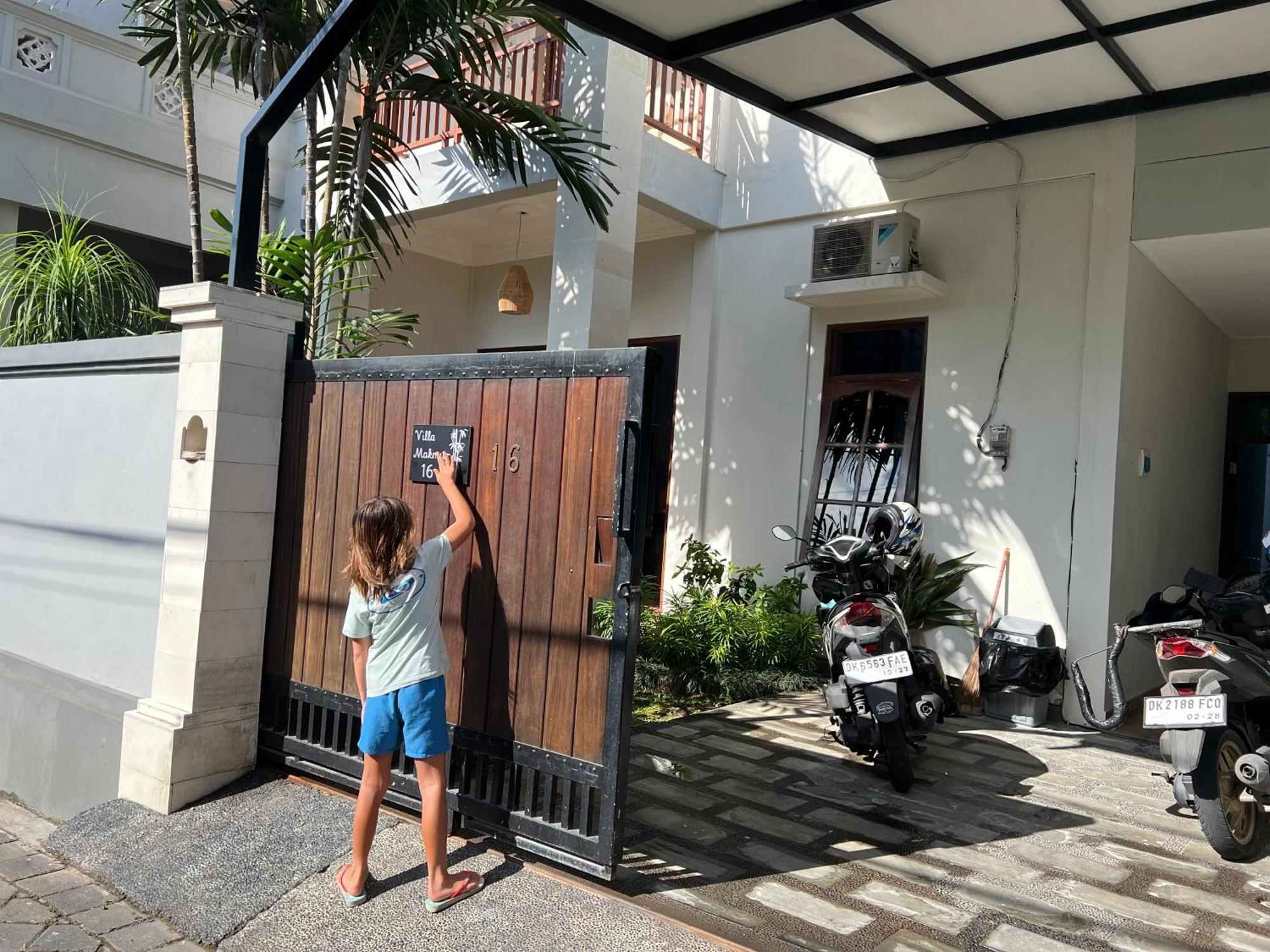 Villa Makmur 科洛布坎 外观 照片